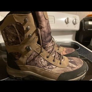 Men’s Cabela hunting boots size 14EE - like new